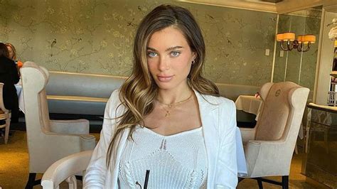 lana rhoades y su primo|¡Ya nació! La primera foto del hijo de Lana Rhoades.